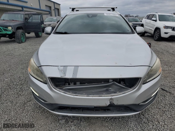 2016 Volvo V60 T5 Drive-E Premier with VIN YV140MEKXG1315485, listed as a Copart auction lot 85911904 with 110,872 mi miles and Salvage Title. Bid and sale history available at carsss.com. Image 5.
