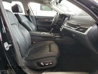 2022 BMW 7 Series 740i xDrive z VIN WBA7T4C05NCH91186, wystawiony jako Copart lot #89174565 z przebiegiem 33 032 mil mil oraz Szkoda całkowita • Salvage title. Historia ofert i sprzedaży dostępna na DreamBid. Obrazek 7.