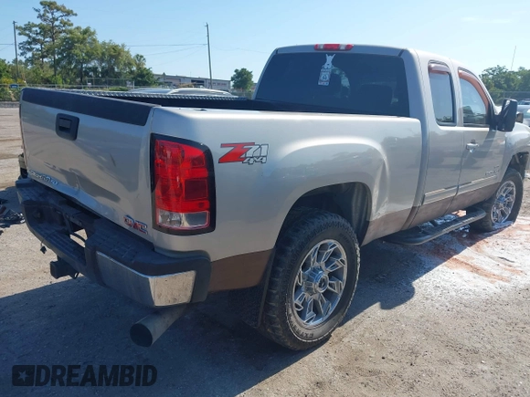2007 GMC Sierra 2500HD SLT z VIN 1GTHK29667E565320, wystawiony jako IAAI lot #42128165 z przebiegiem 210 268 mil mil oraz . Historia ofert i sprzedaży dostępna na DreamBid. Obrazek 4.