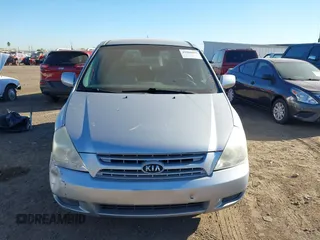 2008 Kia Sedona with VIN KNDMB133686227144, listed as a IAAI auction lot 41868692 with 124,269 mi miles. Bid and sale history available at carsss.com. Image 12.