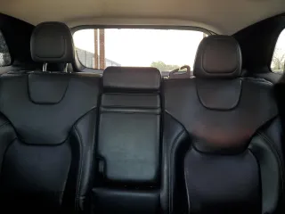 2019 Jeep Cherokee Limited z VIN 1C4PJLDBXKD302450, wystawiony jako Copart lot #54840495 z przebiegiem 141 148 mil mil oraz Nie do naprawy • Non repairable. Historia ofert i sprzedaży dostępna na DreamBid. Obrazek 10.