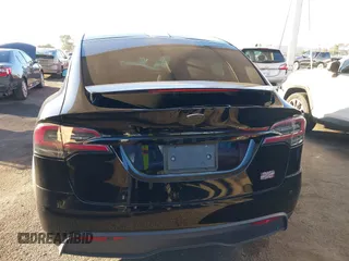 2022 Tesla Model X Plaid z VIN 7SAXCBE60NF351288, wystawiony jako IAAI lot #40847518 z przebiegiem 28 149 mil mil oraz . Historia ofert i sprzedaży dostępna na DreamBid. Obrazek 16.
