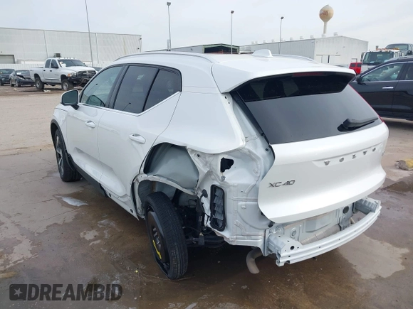 2024 Volvo XC40 Plus Bright Theme with VIN YV4L12UE2R2246722, listed as a IAAI auction lot 41307087 with 19,852 mi miles. Bid and sale history available at carsss.com. Image 3.