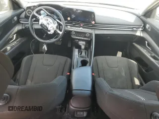 2024 Hyundai Elantra SEL z VIN KMHLM4DG2RU743230, wystawiony jako Copart lot #58426905 z przebiegiem 33 764 mil mil oraz Nie do naprawy • Non repairable. Historia ofert i sprzedaży dostępna na DreamBid. Obrazek 8.