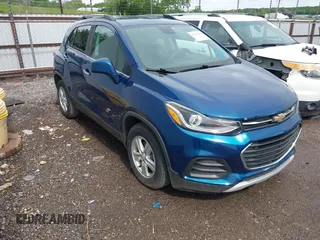 2019 Chevrolet Trax LT z VIN 3GNCJLSB0KL231830, wystawiony jako IAAI lot #42142230 z przebiegiem 72 220 mil mil oraz . Historia ofert i sprzedaży dostępna na DreamBid. Obrazek 1.