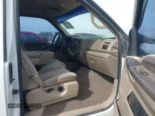 2001 Ford Super Duty F-250 XL with VIN 1FTNX21S61EB04767, listed as a IAAI auction lot 41555822 with 227,951 mi miles. Bid and sale history available at carsss.com. Image 5.