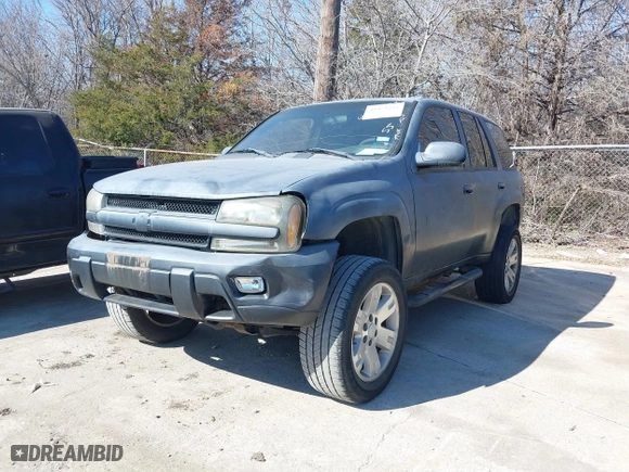 2004 Chevrolet TrailBlazer LS with VIN 1GNDT13S542140462, listed as a IAAI auction lot 41373253 with 176,174 mi miles. Bid and sale history available at carsss.com. Image 2.