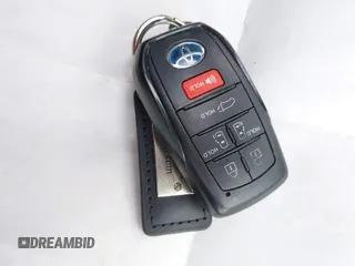 2024 Toyota Sienna Platinum z VIN 5TDESKFC4RS119032, wystawiony jako IAAI lot #41068384 z przebiegiem 10 497 mil mil oraz . Historia ofert i sprzedaży dostępna na DreamBid. Obrazek 11.