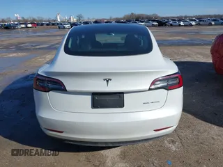2021 Tesla Model 3 Long Range with VIN 5YJ3E1EB0MF992792, listed as a IAAI auction lot 41726740 with 33,507 mi miles. Bid and sale history available at carsss.com. Image 17.