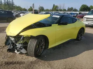 2023 Nissan Z Performance z VIN JN1BZ4BH8PM310184, wystawiony jako Copart lot #67059724 z przebiegiem 4 438 mil mil oraz Szkoda całkowita • Salvage title. Historia ofert i sprzedaży dostępna na DreamBid. Obrazek 1.
