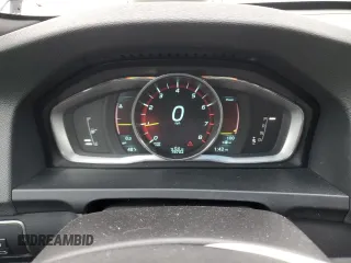2015 Volvo V60 T5 Drive-E Premier Plus z VIN YV140MEC6F1213575, wystawiony jako Copart lot #52224865 z przebiegiem 78 702 mil mil oraz Szkoda całkowita • Salvage title. Historia ofert i sprzedaży dostępna na DreamBid. Obrazek 9.