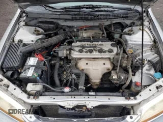 1998 Honda Accord DX z VIN 1HGCF8648WA183639, wystawiony jako Copart lot #49351645 z przebiegiem 89 526 mil mil oraz Nie do naprawy • Non repairable. Historia ofert i sprzedaży dostępna na DreamBid. Obrazek 13.