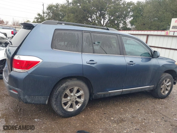 2011 Toyota Highlander with VIN 5TDZK3EH8BS028548, listed as a IAAI auction lot 41346300 with 198,043 mi miles. Bid and sale history available at carsss.com. Image 13.