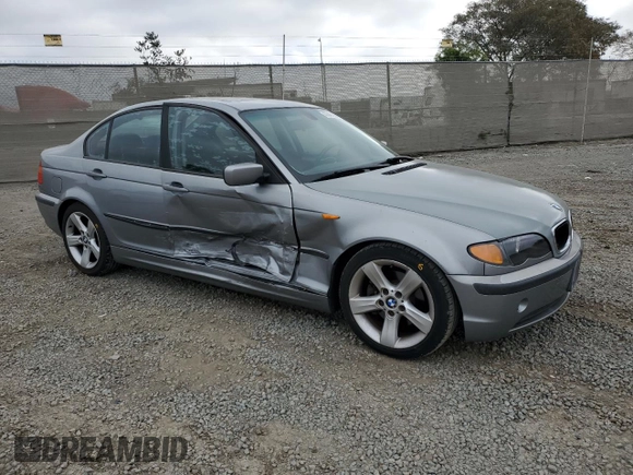 2004 BMW 3 Series 325i with VIN WBAAZ33414KP89681, listed as a Copart auction lot 43840195 with 200,212 mi miles and Salvage Title. Bid and sale history available at carsss.com. Image 4.