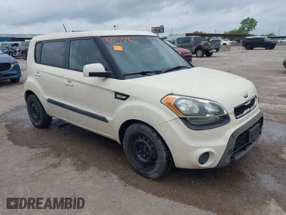 2013 Kia Soul with VIN KNDJT2A50D7559417, listed as a IAAI auction lot 42153196 with 152,119 mi miles. Bid and sale history available at carsss.com. Image 1.