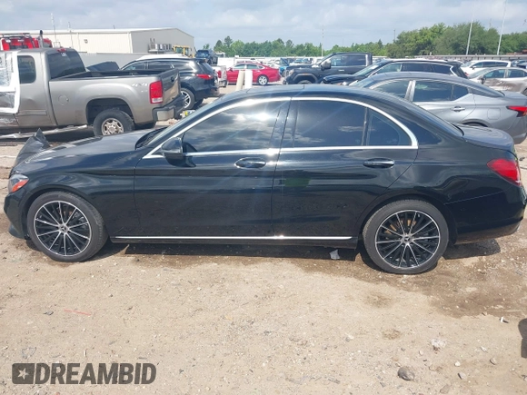 2020 Mercedes-Benz C 300 z VIN 55SWF8DB9LU325172, wystawiony jako IAAI lot #42287443 z przebiegiem 100 261 mil mil oraz . Historia ofert i sprzedaży dostępna na DreamBid. Obrazek 14.