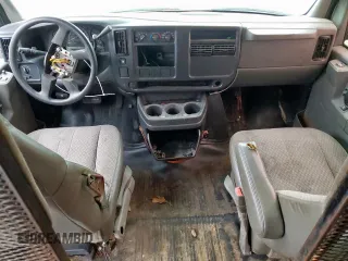 2005 Chevrolet Express Cargo with VIN 1GCFG15T451189011, listed as a Copart auction lot 54563365 with 298,232 mi miles and Salvage Title. Bid and sale history available at DreamBid. Image 8.
