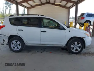 2007 Toyota RAV4 with VIN JTMZK33V075008199, listed as a IAAI auction lot 42111448 with 189,652 mi miles. Bid and sale history available at carsss.com. Image 13.