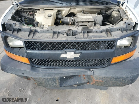 2006 Chevrolet Express Cargo Van with VIN 1GCFG15X261198343, listed as a Copart auction lot 82882154 with 186,515 mi miles and Clean Title. Bid and sale history available at carsss.com. Image 12.