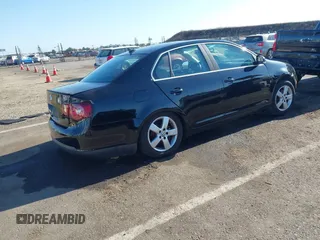 2008 Volkswagen Jetta SE with VIN 3VWRZ71KX8M082752, listed as a IAAI auction lot 42529588 with 167,568 mi miles and . Bid and sale history available at DreamBid. Image 4.