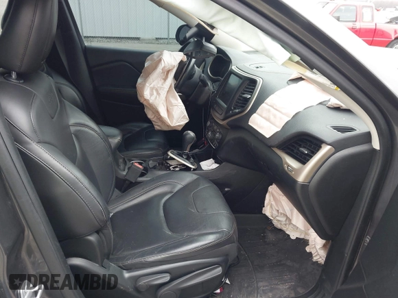 2018 Jeep Cherokee Limited with VIN 1C4PJLDB0JD565920, listed as a IAAI auction lot 41747170 with 121,604 mi miles and . Bid and sale history available at DreamBid. Image 5.