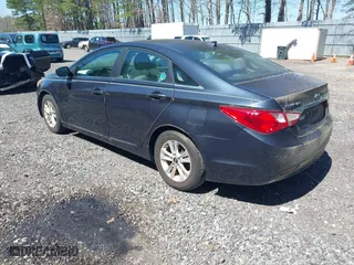 2013 Hyundai Sonata GLS with VIN 5NPEB4AC0DH806400, listed as a IAAI auction lot 42060532 with 124,735 mi miles. Bid and sale history available at carsss.com. Image 3.