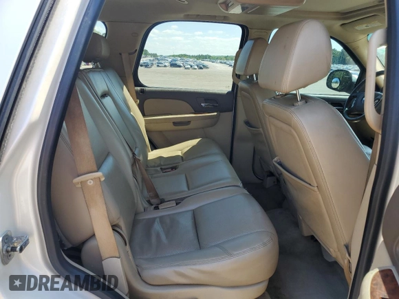 2009 Chevrolet Tahoe LTZ с VIN 1GNFC33009R171376, выставлен на аукционе Copart как лот 52502895 с пробегом 240 712 миль миль и Списание • Salvage title. История ставок и продаж доступна на DreamBid. Изображение 11.