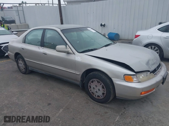 1997 Honda Accord Value with VIN 1HGCD568XVA184006, listed as a IAAI auction lot 41818518 with 276,230 mi miles and . Bid and sale history available at carsss.com. Image 1.