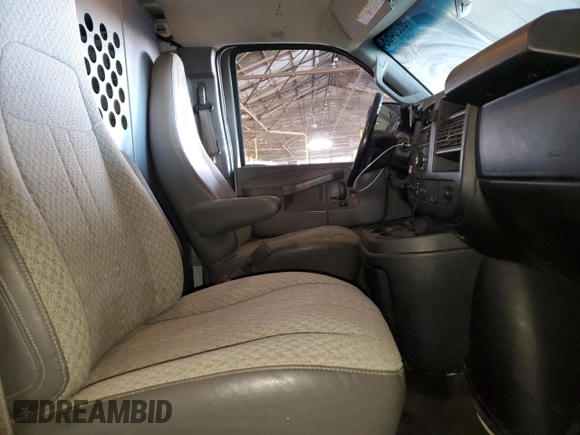 2018 Chevrolet Express Cargo Van with VIN 1GCWGAFG5J1315758, listed as a Copart auction lot 86204684 with 192,498 mi miles and Salvage Title. Bid and sale history available at carsss.com. Image 10.