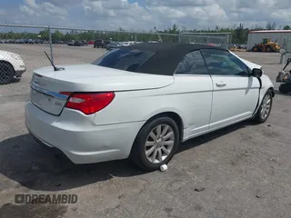 2012 Chrysler 200 Touring with VIN 1C3BCBEBXCN215502, listed as a IAAI auction lot 41913232 with Not Provided miles and . Bid and sale history available at carsss.com. Image 4.