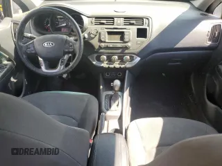 2013 Kia Rio EX z VIN KNADN4A30D6104166, wystawiony jako Copart lot #62711245 z przebiegiem 129 718 mil mil oraz Szkoda całkowita • Salvage title. Historia ofert i sprzedaży dostępna na DreamBid. Obrazek 8.