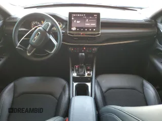 2024 Jeep Compass Latitude z VIN 3C4NJDBN2RT123706, wystawiony jako Copart lot #62509695 z przebiegiem 11 534 mil mil oraz Czysty tytuł • Clean title. Historia ofert i sprzedaży dostępna na DreamBid. Obrazek 8.