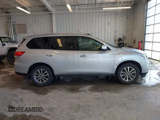 2016 Nissan Pathfinder Platinum with VIN 5N1AR2MM1GC636319, listed as a IAAI auction lot 41604985 with 138,053 mi miles. Bid and sale history available at carsss.com. Image 13.