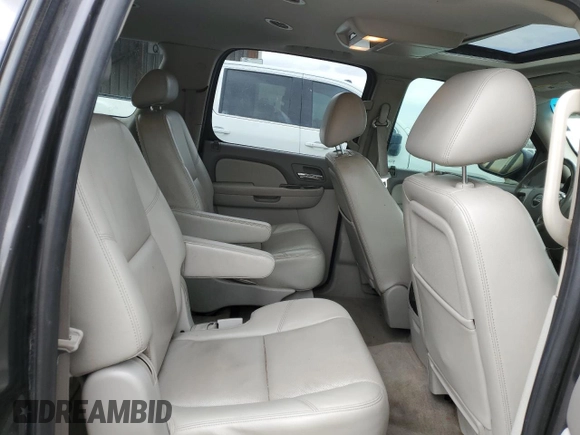 2010 GMC Yukon XL z VIN 1GKUKKE39AR114462, wystawiony jako Copart lot #50172975 z przebiegiem 267 783 mil mil oraz Szkoda całkowita • Salvage title. Historia ofert i sprzedaży dostępna na DreamBid. Obrazek 11.