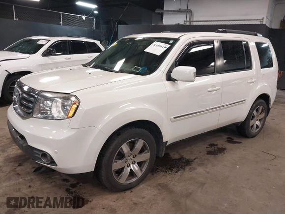2015 Honda Pilot Touring with VIN 5FNYF4H98FB001841, listed as a IAAI auction lot 41955645 with 109,818 mi miles. Bid and sale history available at carsss.com. Image 17.