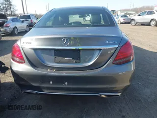 2021 Mercedes-Benz C 300 z VIN W1KWF8EB8MR630955, wystawiony jako IAAI lot #41764582 z przebiegiem 52 702 mil mil oraz . Historia ofert i sprzedaży dostępna na DreamBid. Obrazek 16.