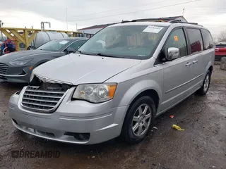 2010 Chrysler Town & Country Touring with VIN 2A4RR5D14AR293299, listed as a IAAI auction lot 41184584 with 245,928 mi miles. Bid and sale history available at carsss.com. Image 17.