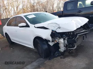2015 Volkswagen Passat 1.8T Wolfsburg Ed with VIN 1VWAT7A37FC040304, listed as a IAAI auction lot 41735141 with 138,034 mi miles. Bid and sale history available at carsss.com. Image 1.