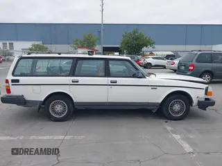 1991 Volvo 240 с VIN YV1AA885XM1897225, выставлен на аукционе IAAI как лот 42018402 с пробегом 158 448 миль миль и . История ставок и продаж доступна на DreamBid. Изображение 13.