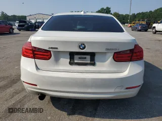 2014 BMW 3 Series 320i xDrive z VIN WBA3C3C54EP660549, wystawiony jako Copart lot #62395925 z przebiegiem 170 988 mil mil oraz Czysty tytuł • Clean title. Historia ofert i sprzedaży dostępna na DreamBid. Obrazek 6.