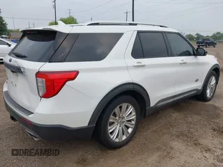 2021 Ford Explorer King Ranch z VIN 1FM5K7LC8MGC03614, wystawiony jako IAAI lot #41927773 z przebiegiem Nie podano mil oraz . Historia ofert i sprzedaży dostępna na DreamBid. Obrazek 4.