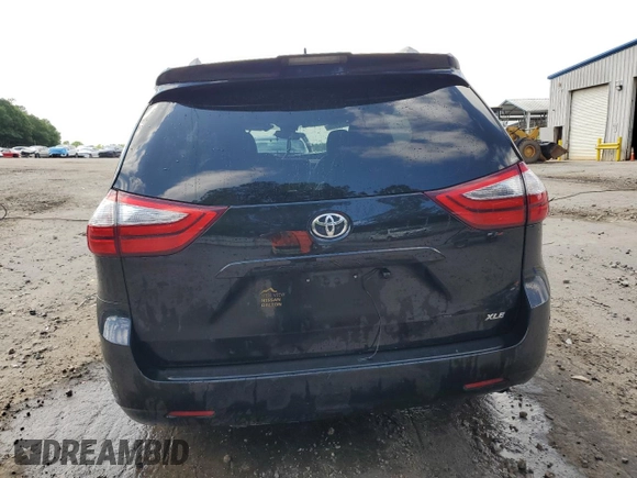 2018 Toyota Sienna XLE Auto Access Seat with VIN 5TDYZ3DC3JS910156, listed as a Copart auction lot 55982975 with 191,339 mi miles and Salvage title. Bid and sale history available at DreamBid. Image 6.