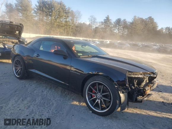 2010 Chevrolet Camaro 2SS z VIN 2G1FT1EW1A9155502, wystawiony jako Copart lot #86751964 z przebiegiem 101 879 mil mil oraz Szkody całkowita. Historia ofert i sprzedaży dostępna na DreamBid. Obrazek 4.