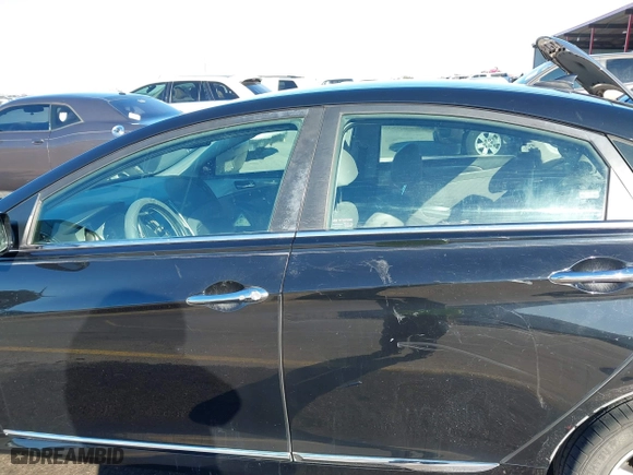 2013 Hyundai Sonata Hybrid Limited with VIN KMHEC4A40DA090333, listed as a IAAI auction lot 41479624 with 164,745 mi miles. Bid and sale history available at carsss.com. Image 15.
