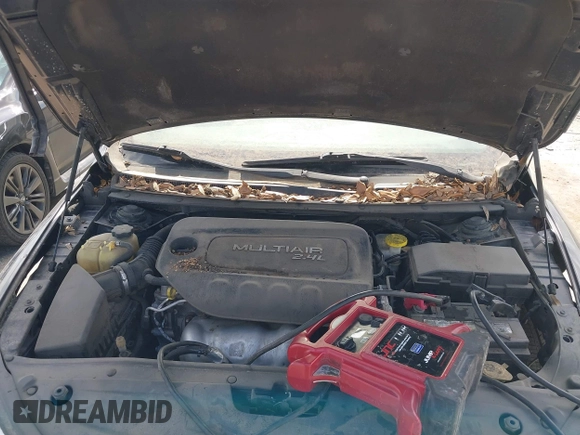 2015 Chrysler 200 Limited с VIN 1C3CCCAB8FN547054, выставлен на аукционе IAAI как лот 42455432 с пробегом 180 265 миль миль и . История ставок и продаж доступна на DreamBid. Изображение 10.