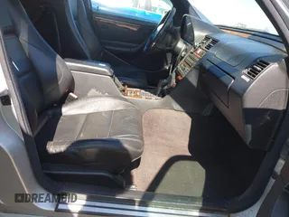 1998 Mercedes-Benz C с VIN WDBHA33G8WF744587, выставлен на аукционе IAAI как лот 42682845 с пробегом 271 027 миль миль и . История ставок и продаж доступна на DreamBid. Изображение 5.