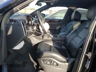 2020 Porsche Cayenne z VIN WP1AA2AY2LDA02538, wystawiony jako Copart lot #44202295 z przebiegiem 132 229 mil mil oraz Szkoda całkowita • Salvage title. Historia ofert i sprzedaży dostępna na DreamBid. Obrazek 7.