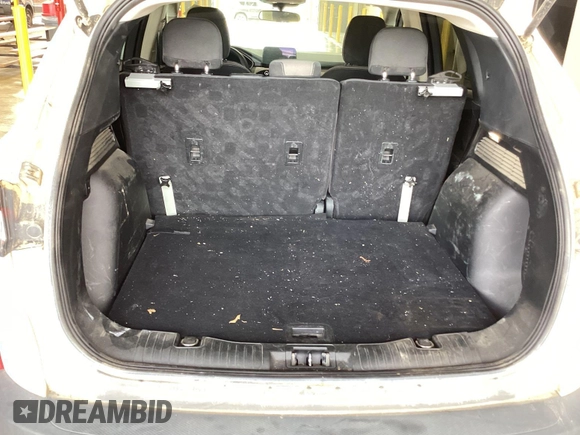 2020 Ford Escape SE z VIN 1FMCU0G60LUC60855, wystawiony jako IAAI lot #42815359 z przebiegiem 116 708 mil mil oraz . Historia ofert i sprzedaży dostępna na DreamBid. Obrazek 4.
