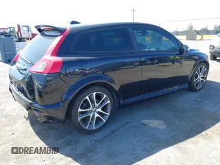 2009 Volvo C30 z VIN YV1MK672592147187, wystawiony jako IAAI lot #42250814 z przebiegiem 139 351 mil mil oraz . Historia ofert i sprzedaży dostępna na DreamBid. Obrazek 4.