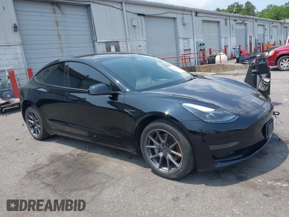2023 Tesla Model 3 z VIN 5YJ3E1EA4PF565899, wystawiony jako IAAI lot #42436473 z przebiegiem 30 141 mil mil oraz . Historia ofert i sprzedaży dostępna na DreamBid. Obrazek 1.